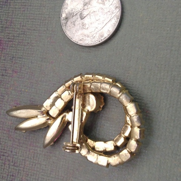 Vintage rhinestone brooch in pink and blue - Picture 2 of 2